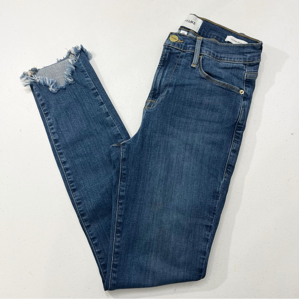 FRAME Le High Skinny Medium Wash 5 Pocket Raw Hem Flattering Fit & Style